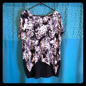 Women’s Black & White Short-Sleeved Blouse